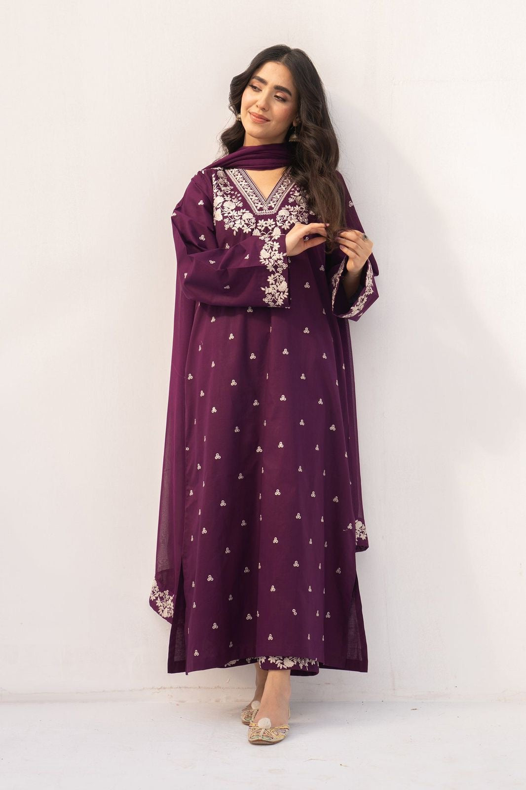 LINEN EMBROIDERD UNSTICHED 2PC (PURPAL)
