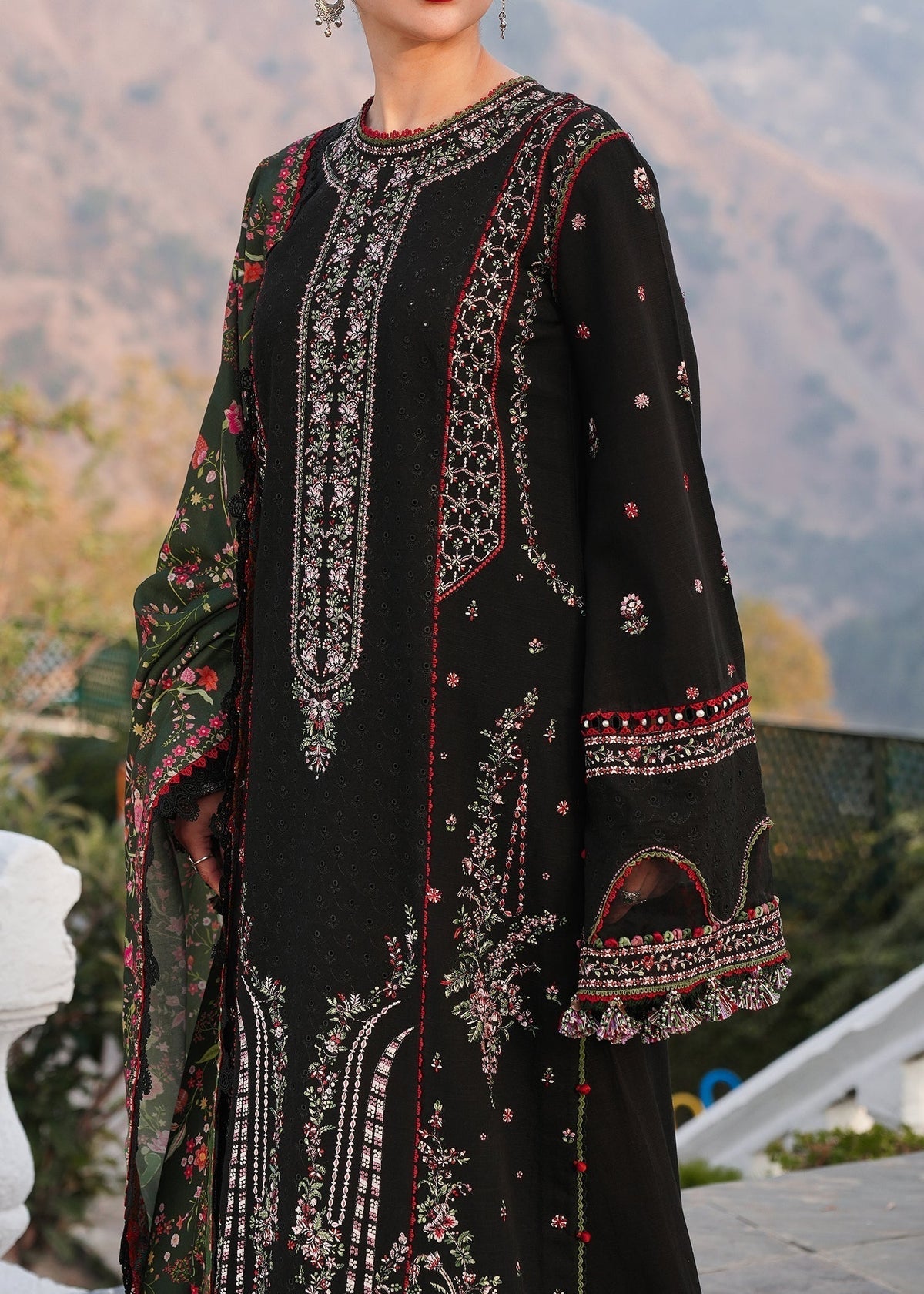 Heavy Embroidered Lawn 3pc
