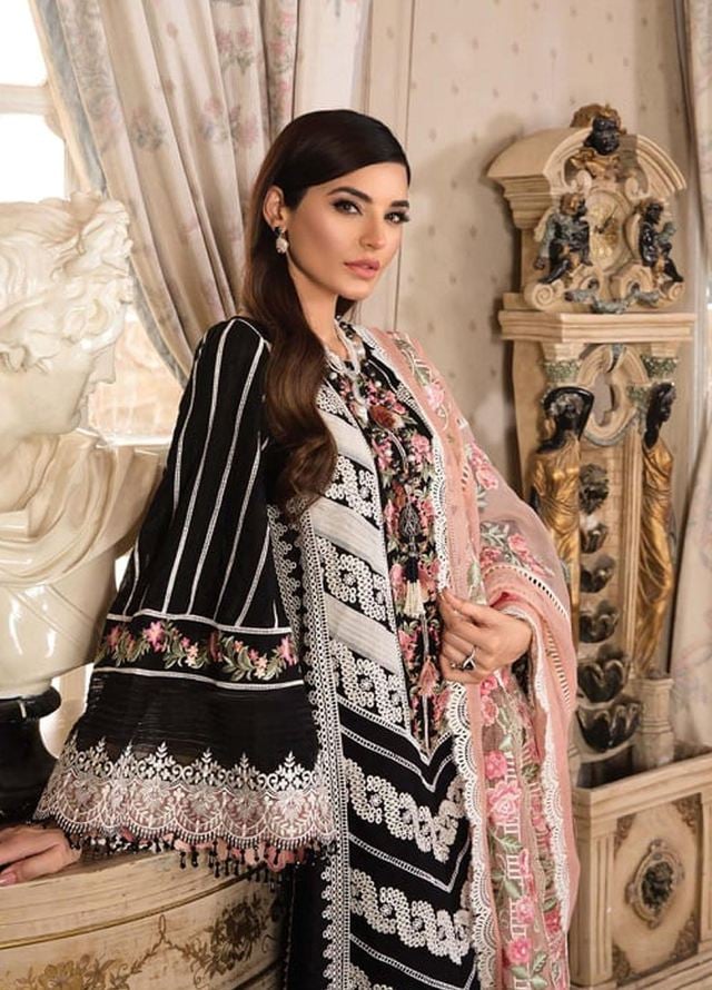 Heavy Embroidered Lawn 3pc