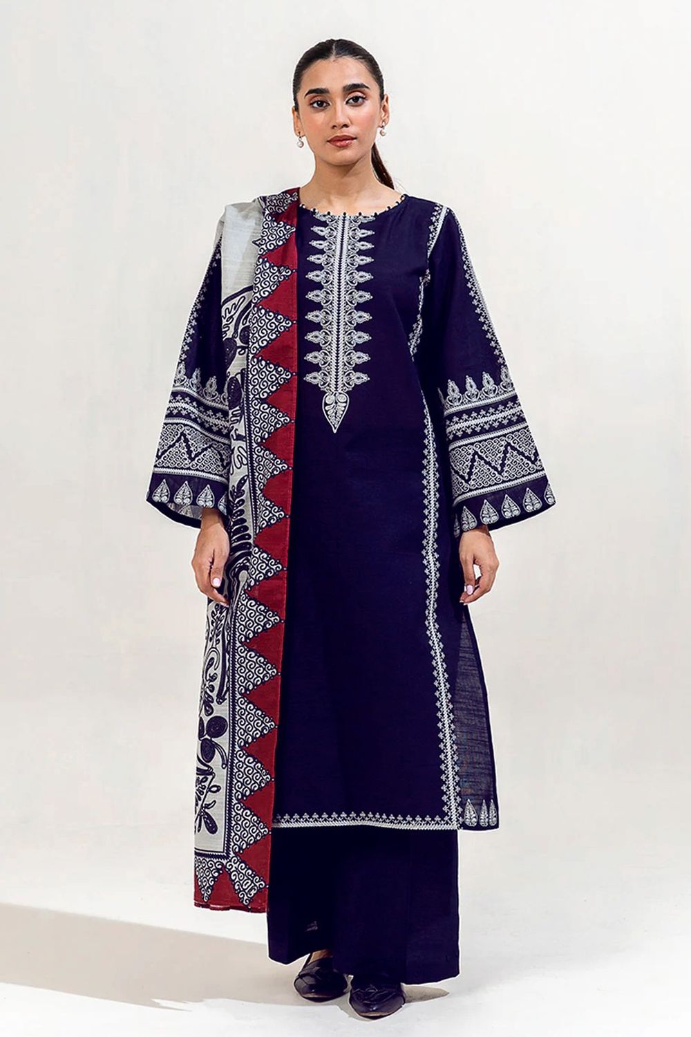 URGE EMBROIDERED LAWN 3pc