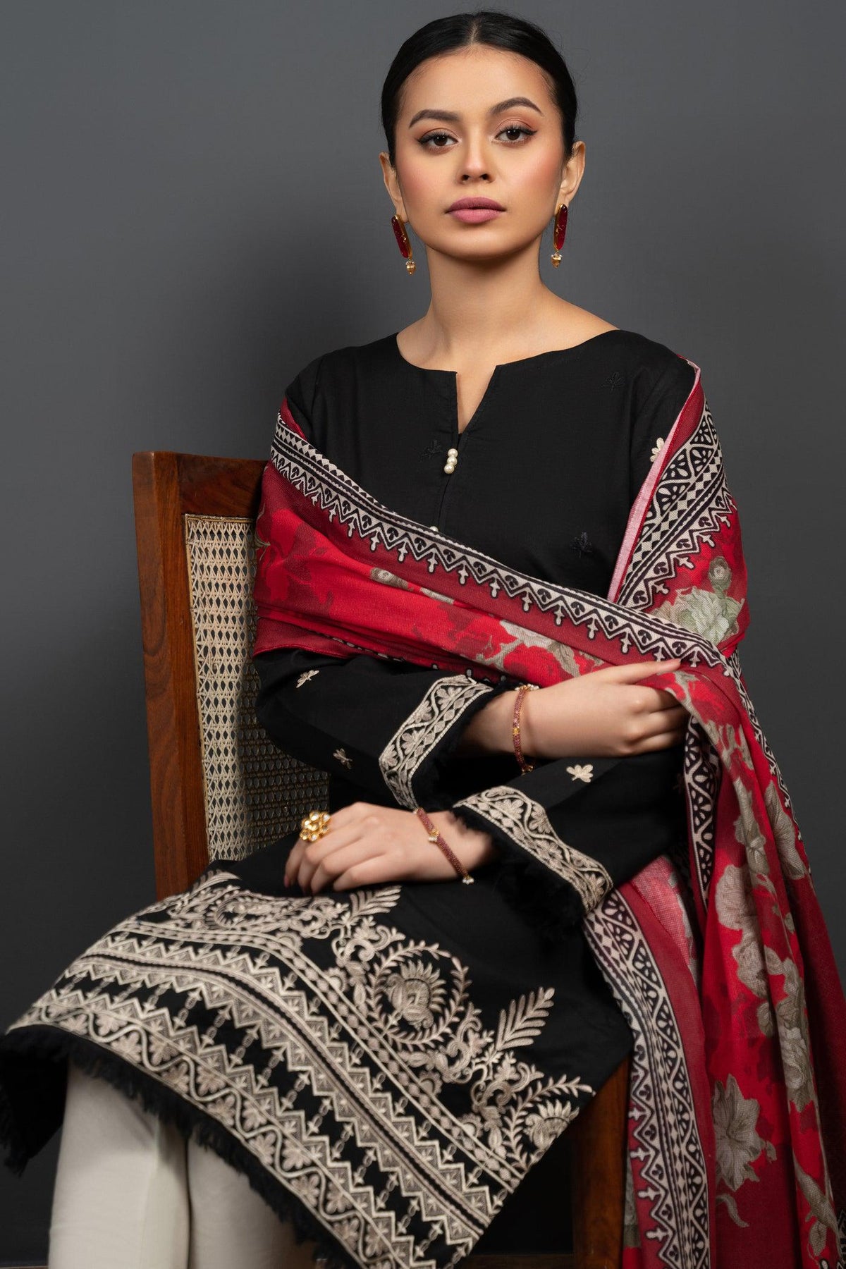 QALAMKAR EMBROIDERED LAWN 3pc