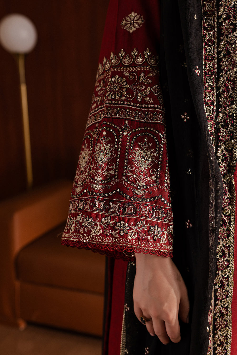 “BATIK” MOST DEMANDING ARTICAL DHANAK EMBROIDERD UNSTICH 3PC IS NOW AVAILABLE (WA-890)