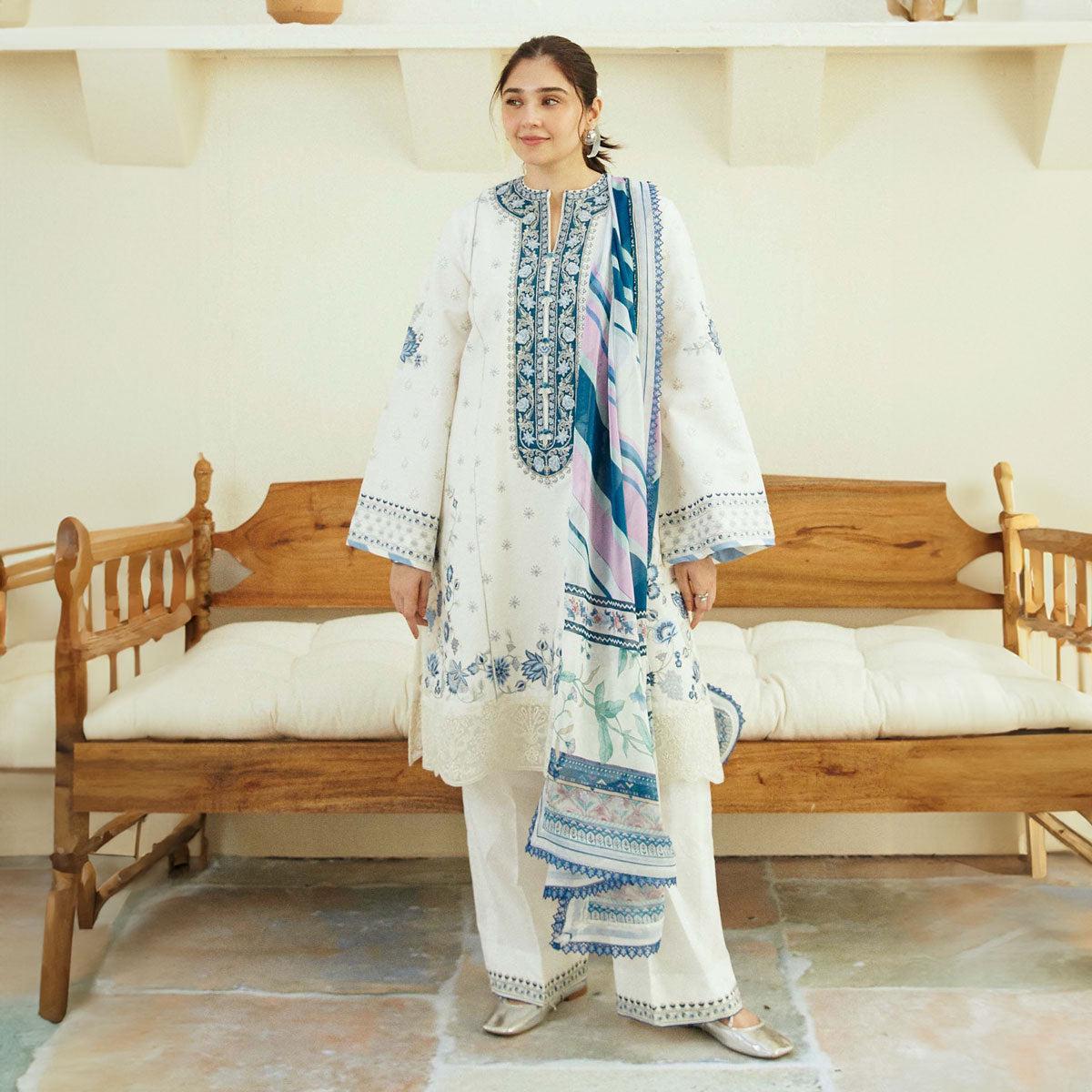 DUR E FISHAN EMBROIDERED LAWN 3pc