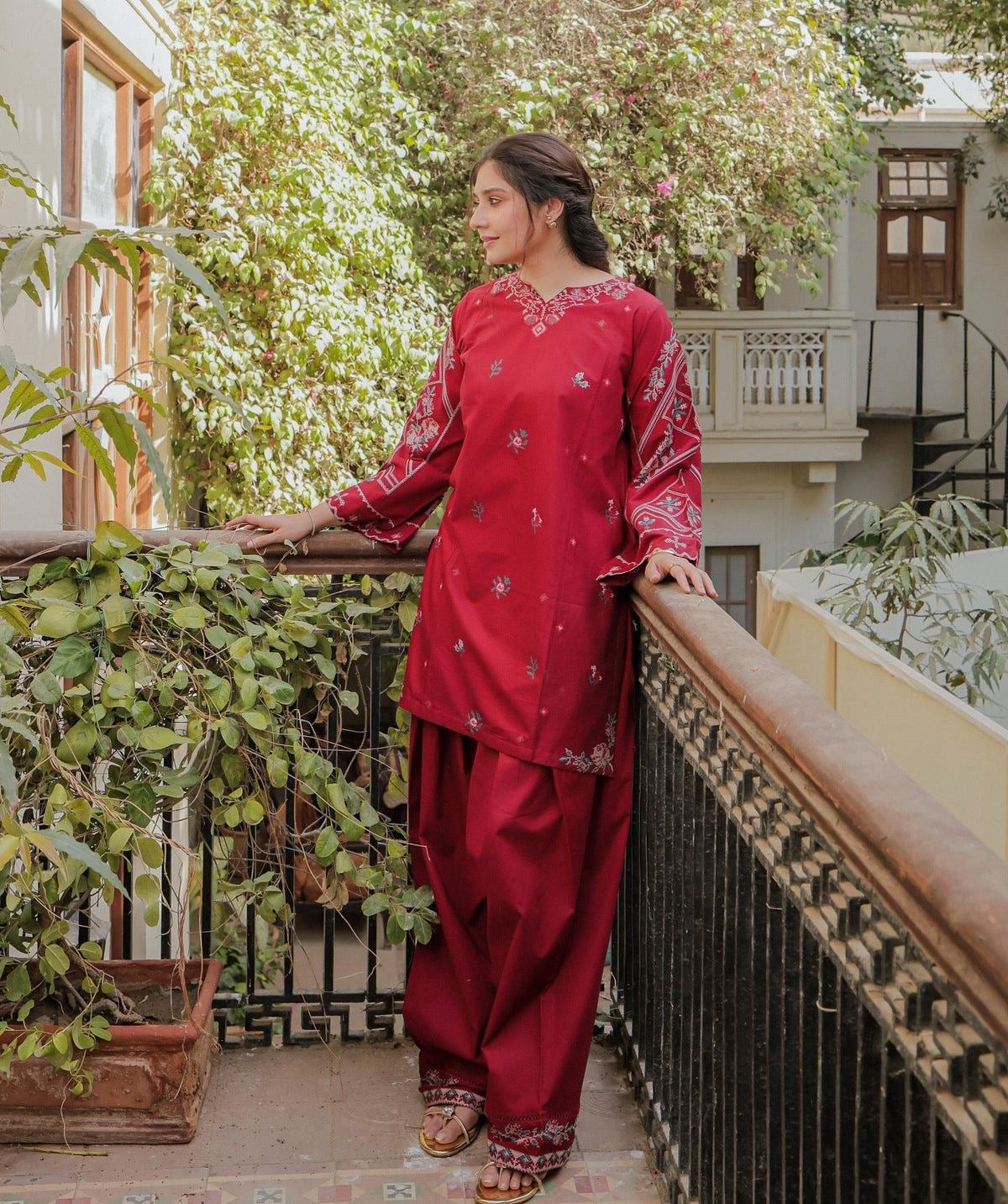LINEN EMBROIDERD UNSTICHED 2PC (RED)