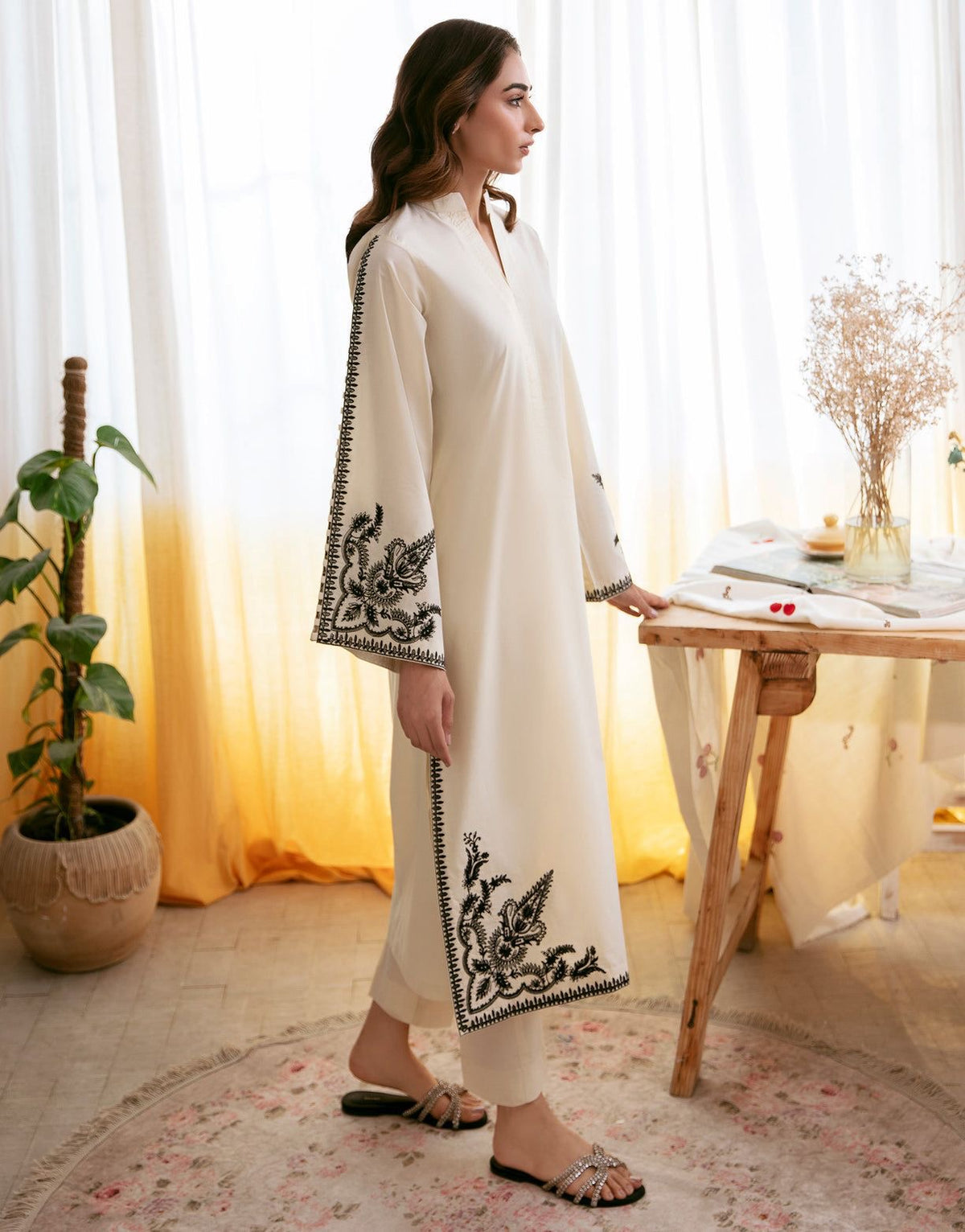 LINEN EMBROIDERD UNSTICHED 2PC (WHITE)