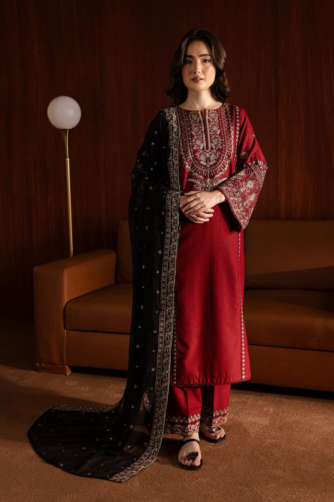 “BATIK” MOST DEMANDING ARTICAL DHANAK EMBROIDERD UNSTICH 3PC IS NOW AVAILABLE (WA-890)