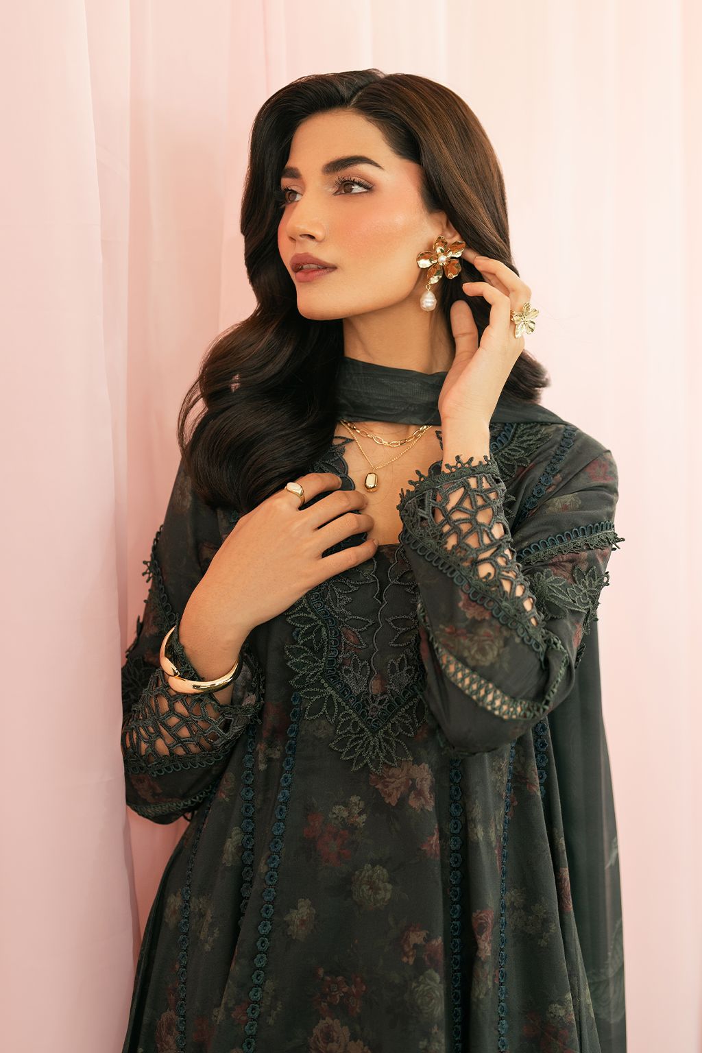 Iznik-Printed Embroidered Lawn Unstiched 3pc (WA-1839)